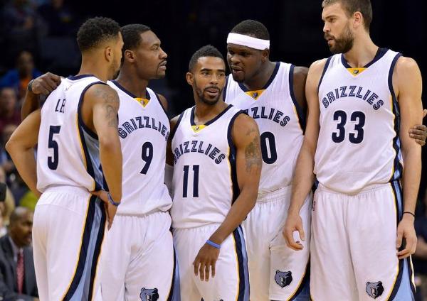 边路强攻撕 边路强攻撕