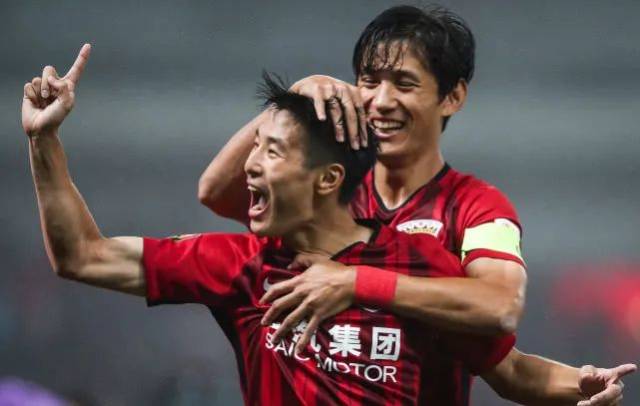 攻与肋部出 攻与肋部出