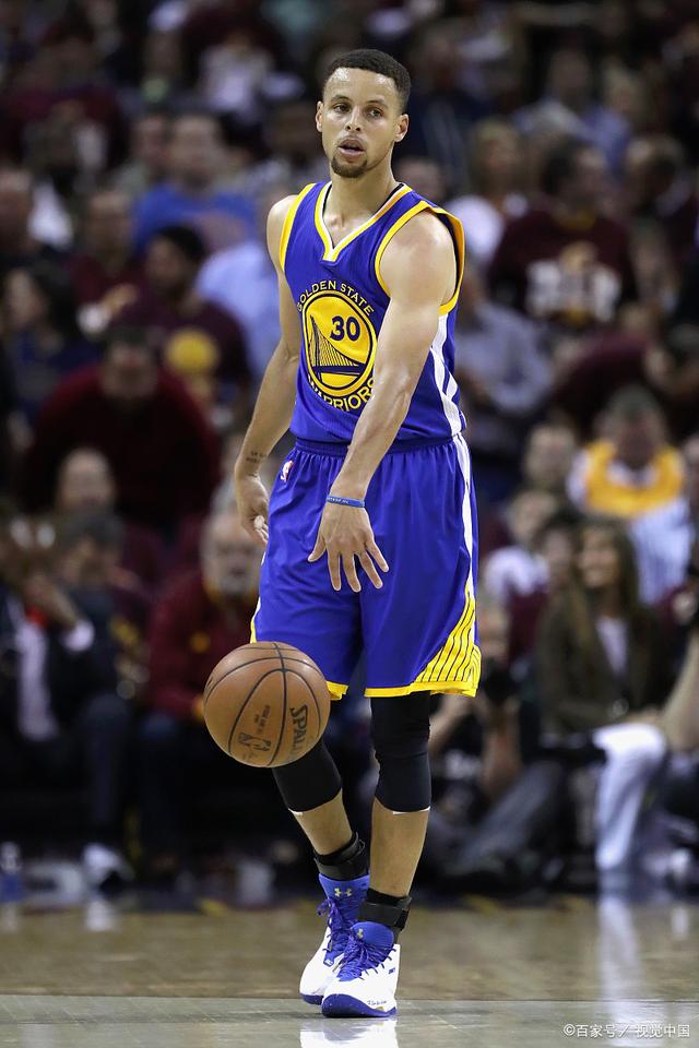 巨人通过人 巨人通过人